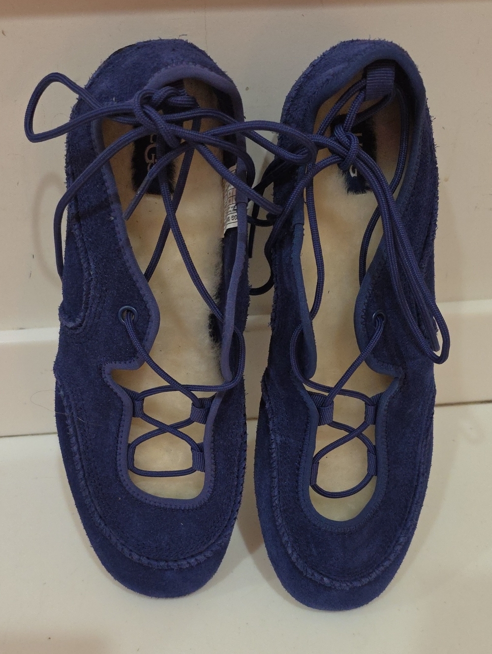 NWOT High Voltage BLUE UGG Suede Lace-Up Flats